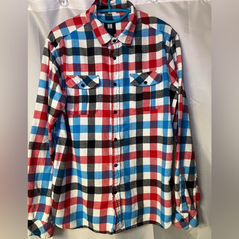 Insight white/black/red/white 100% cotton flannel shirt. Size L. Worn once EUC